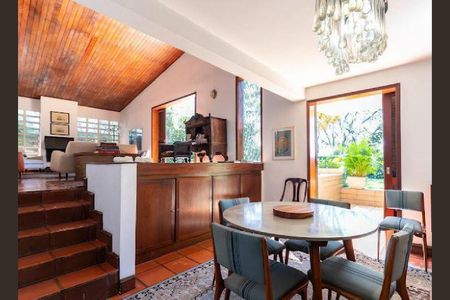 Casa de Condomínio à venda com 3 quartos, 250m² em Jardim Everest, São Paulo