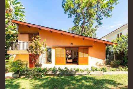 Casa de condomínio à venda com 250m², 3 quartos e 4 vagas