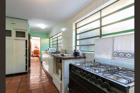 Casa de Condomínio à venda com 3 quartos, 250m² em Jardim Everest, São Paulo