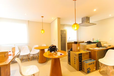 Apartamento para alugar com 33m², 2 quartos e sem vagaÁrea comum - Salão de festas