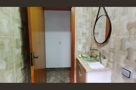 Casa para alugar com 203m², 2 quartos e 2 vagasBanheiro 1