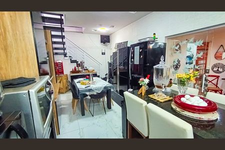 Casa para alugar com 213m², 3 quartos e 2 vagas Casa para alugar com 213m², 3 quartos e 2 vagasCozinha