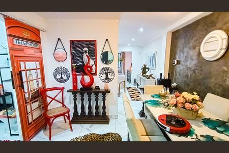 Casa para alugar com 213m², 3 quartos e 2 vagas Casa para alugar com 213m², 3 quartos e 2 vagasSala de Jantar