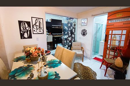 Casa para alugar com 213m², 3 quartos e 2 vagas Casa para alugar com 213m², 3 quartos e 2 vagasSala de Jantar