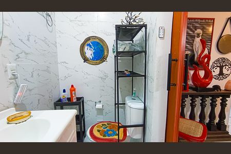 Casa para alugar com 213m², 3 quartos e 2 vagas Casa para alugar com 213m², 3 quartos e 2 vagasBanheiro Social