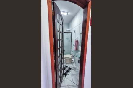 Casa para alugar com 90m², 2 quartos e 2 vagasBanheiro Social 