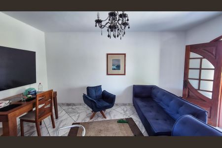 Casa para alugar com 90m², 2 quartos e 2 vagasSala