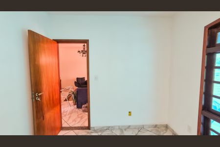 Casa para alugar com 90m², 2 quartos e 2 vagasQuarto 1 