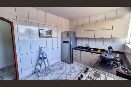 Casa para alugar com 90m², 2 quartos e 2 vagasCozinha 