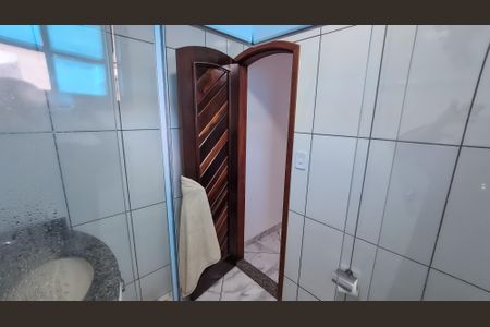 Casa para alugar com 90m², 2 quartos e 2 vagasBanheiro Quarto 2