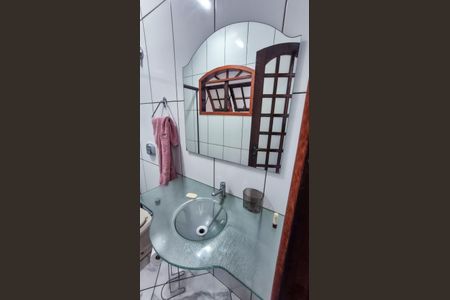 Casa para alugar com 90m², 2 quartos e 2 vagasBanheiro Social 