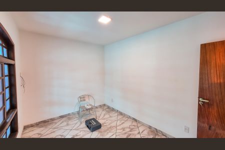 Casa para alugar com 90m², 2 quartos e 2 vagasQuarto 1 