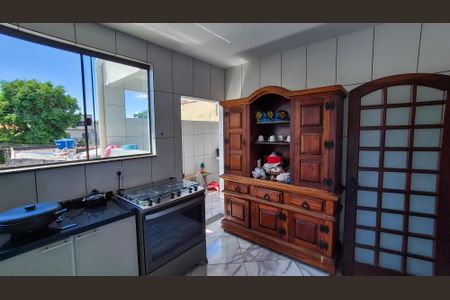 Casa para alugar com 90m², 2 quartos e 2 vagasCozinha 