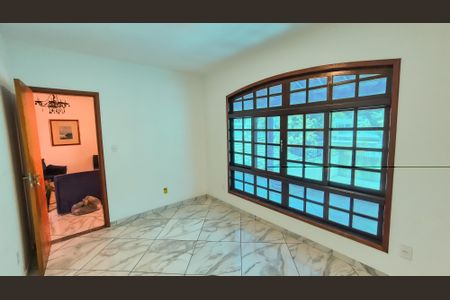 Casa para alugar com 90m², 2 quartos e 2 vagasQuarto 1 