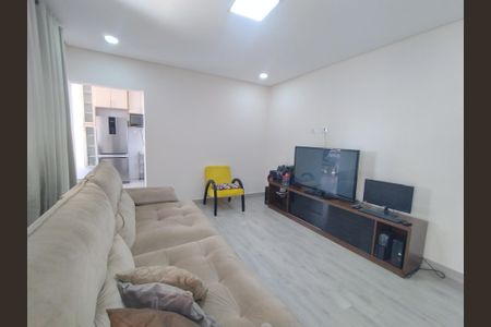 Casa à venda com 3 quartos, 240m² em Utinga, Santo André