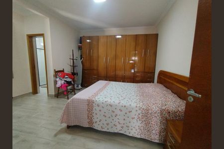Casa à venda com 3 quartos, 240m² em Utinga, Santo André