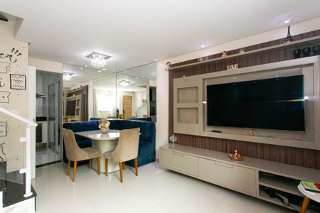 Sala de casa de condomínio para alugar com 3 quartos, 120m² em Vila Carrão, São Paulo