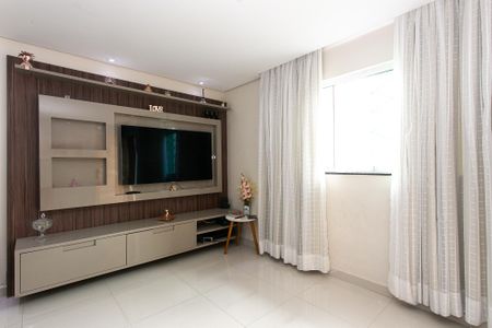 Sala de casa de condomínio para alugar com 3 quartos, 120m² em Vila Carrão, São Paulo