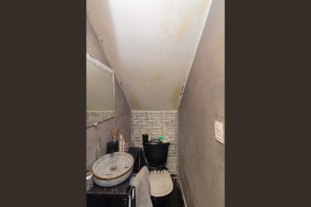 Lavabo de casa de condomínio para alugar com 3 quartos, 60m² em Cidade Tiradentes, São Paulo