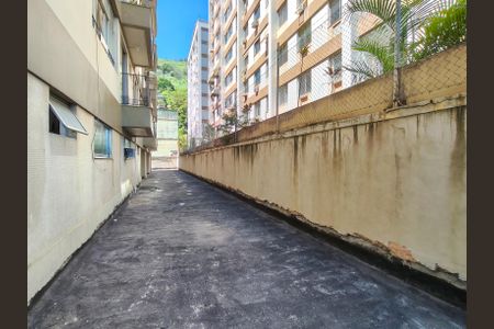 Apartamento para alugar com 75m², 2 quartos e 1 vaga Apartamento para alugar com 75m², 2 quartos e 1 vagaÁrea comum - Playground