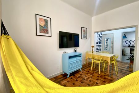 Sala  de apartamento para alugar com 2 quartos, 60m² em Copacabana, Rio de Janeiro