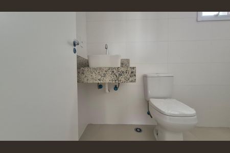 Apartamento à venda com 69m², 2 quartos e 2 vagas Apartamento à venda com 69m², 2 quartos e 2 vagasBanheiro