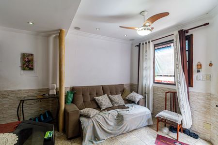 Casa à venda com 253m², 3 quartos e 2 vagasCasa 01 - Sala