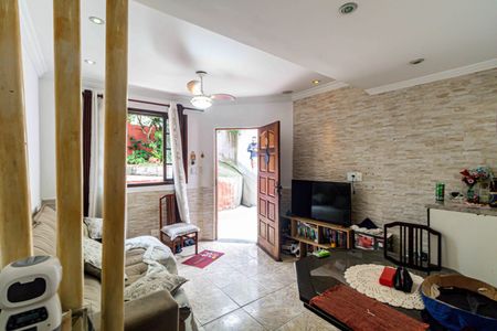 Casa à venda com 253m², 3 quartos e 2 vagasCasa 01 - Sala