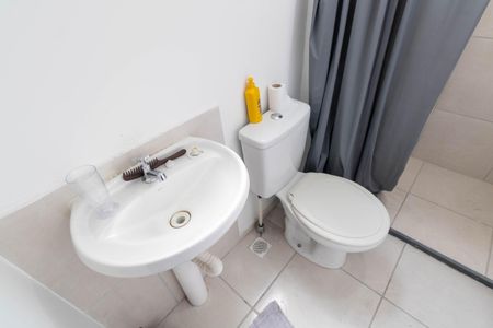 Apartamento para alugar com 43m², 2 quartos e sem vagaBanheiro