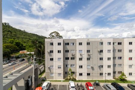 Vista da Sala de apartamento para alugar com 2 quartos, 43m² em Guaratiba, Rio de Janeiro