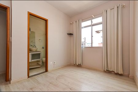 Apartamento à venda com 135m², 3 quartos e 2 vagasSuíte