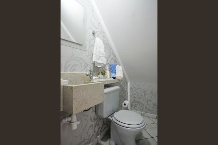 Casa à venda com 210m², 4 quartos e 2 vagasLavabo 1