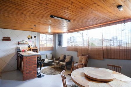 Casa à venda com 210m², 4 quartos e 2 vagasVaranda gourmet