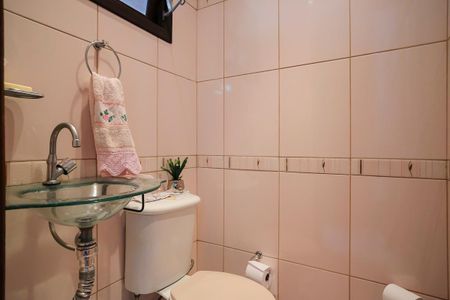 Casa à venda com 210m², 4 quartos e 2 vagasLavabo 2