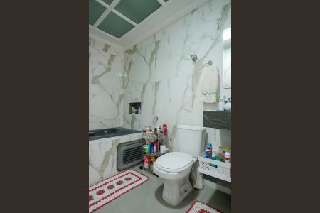 Casa à venda com 210m², 4 quartos e 2 vagasBanheiro