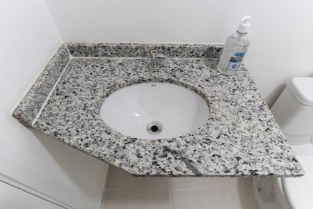 Apartamento para alugar com 34m², 2 quartos e sem vagaBanheiro