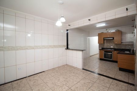 Casa à venda com 190m², 3 quartos e 2 vagas Casa à venda com 190m², 3 quartos e 2 vagasSala de Jantar