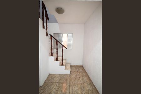 Casa à venda com 190m², 3 quartos e 2 vagas Casa à venda com 190m², 3 quartos e 2 vagasHall - Escada