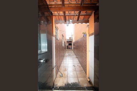 Casa à venda com 190m², 3 quartos e 2 vagas Casa à venda com 190m², 3 quartos e 2 vagasCorredor - Área de Serviço