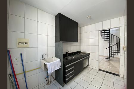 Cozinha de apartamento para alugar com 2 quartos, 115m² em Petrópolis, Betim