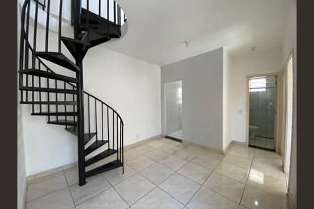 Sala de apartamento para alugar com 2 quartos, 115m² em Petrópolis, Betim