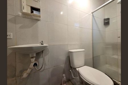 Casa de condomínio à venda com 175m², 8 quartos e 1 vagaBanheiro 4