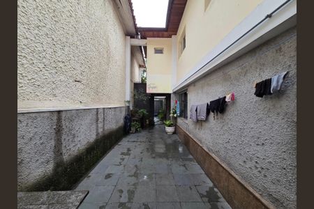 Casa de condomínio à venda com 175m², 8 quartos e 1 vagaQuintal