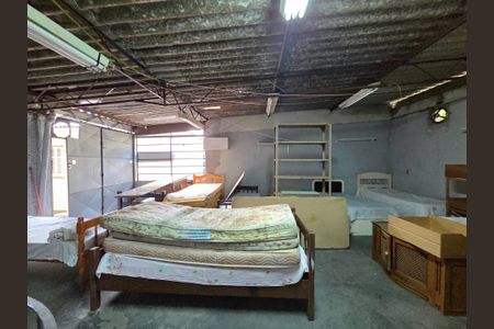 Casa de condomínio à venda com 165m², 7 quartos e 1 vagaGalpão