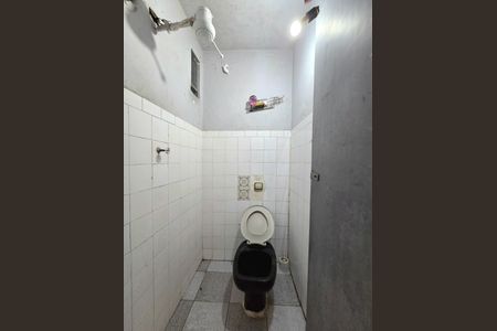 Casa de condomínio à venda com 165m², 7 quartos e 1 vagaBanheiro 3