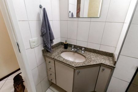 Apartamento à venda com 89m², 3 quartos e 2 vagas Apartamento à venda com 89m², 3 quartos e 2 vagasBanheiro Corredor