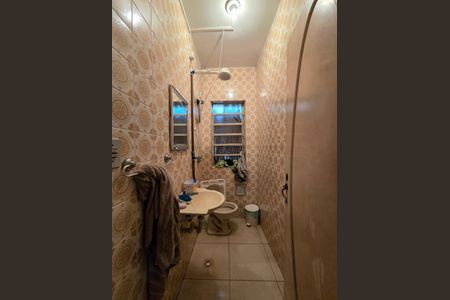 Casa de condomínio à venda com 160m², 4 quartos e 1 vagaBanheiro 1