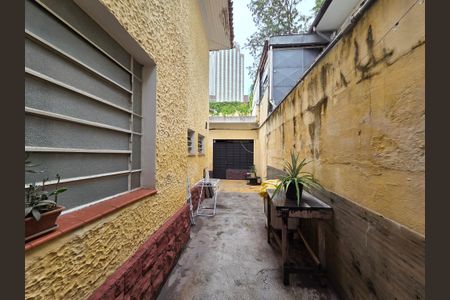 Casa de condomínio à venda com 160m², 4 quartos e 1 vagaQuintal