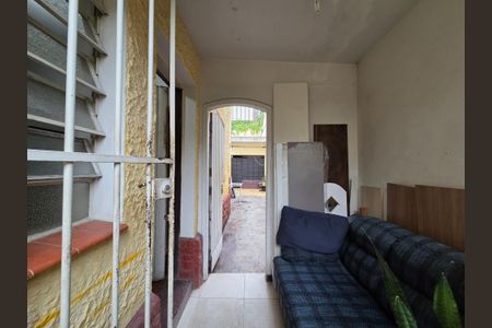 Casa de condomínio à venda com 160m², 4 quartos e 1 vagaQuintal