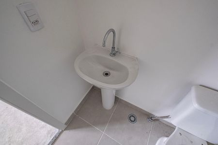 Banheiro de kitnet/studio à venda com 1 quarto, 25m² em Pinheiros, São Paulo